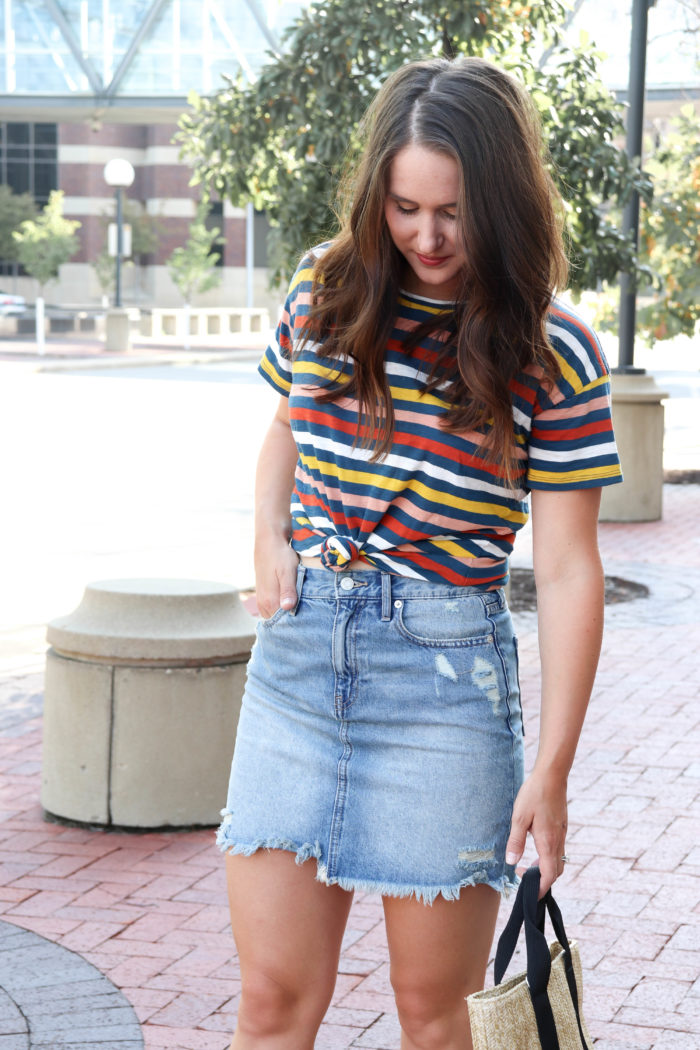 How The Denim Skirt Still Works - 90s Trends - Pointed North